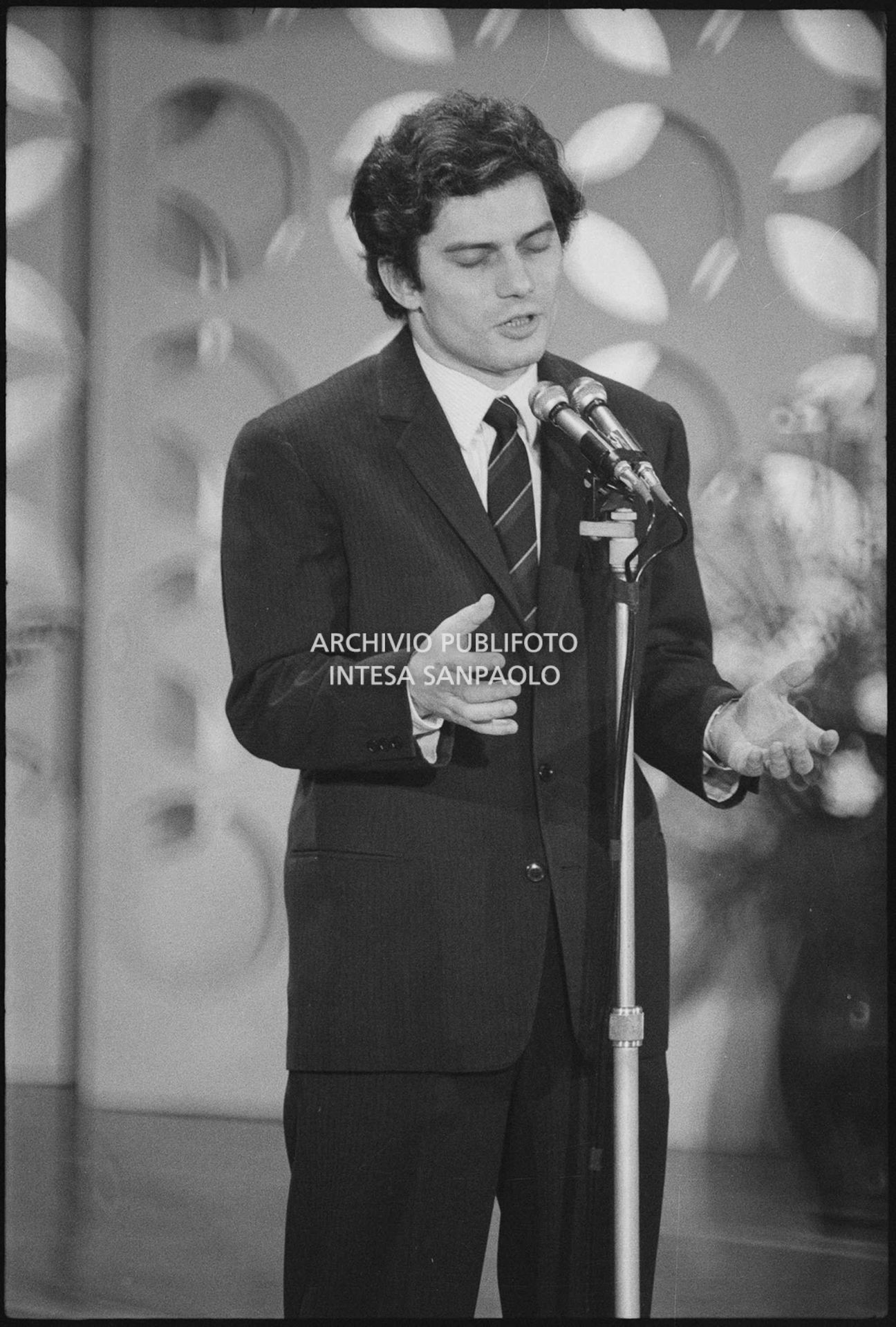 Luigi Tenco al XVII Festival della canzone italiana di Sanremo