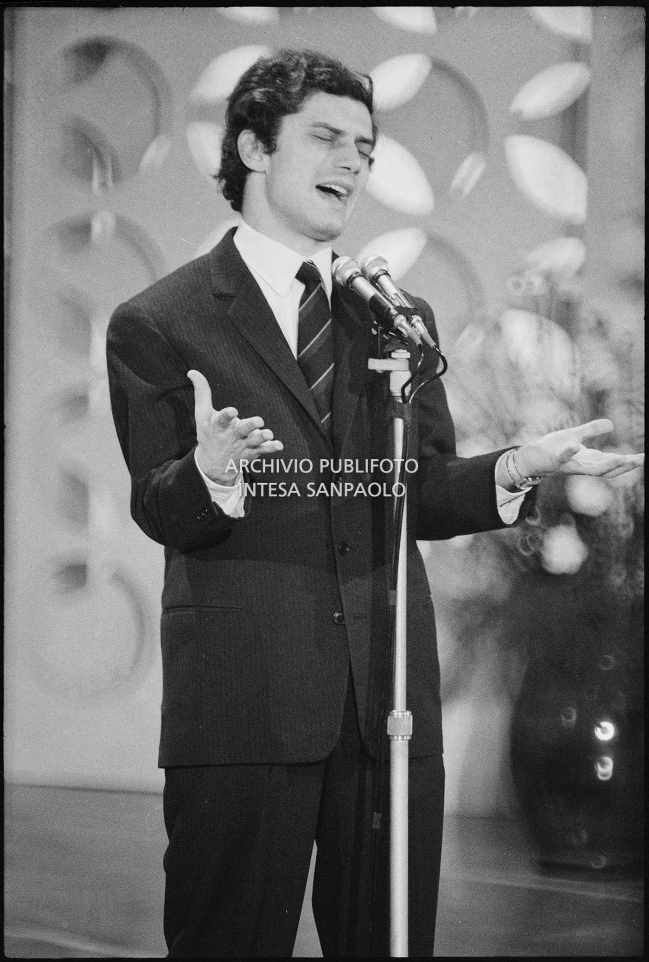 Luigi Tenco al XVII Festival della canzone italiana di Sanremo