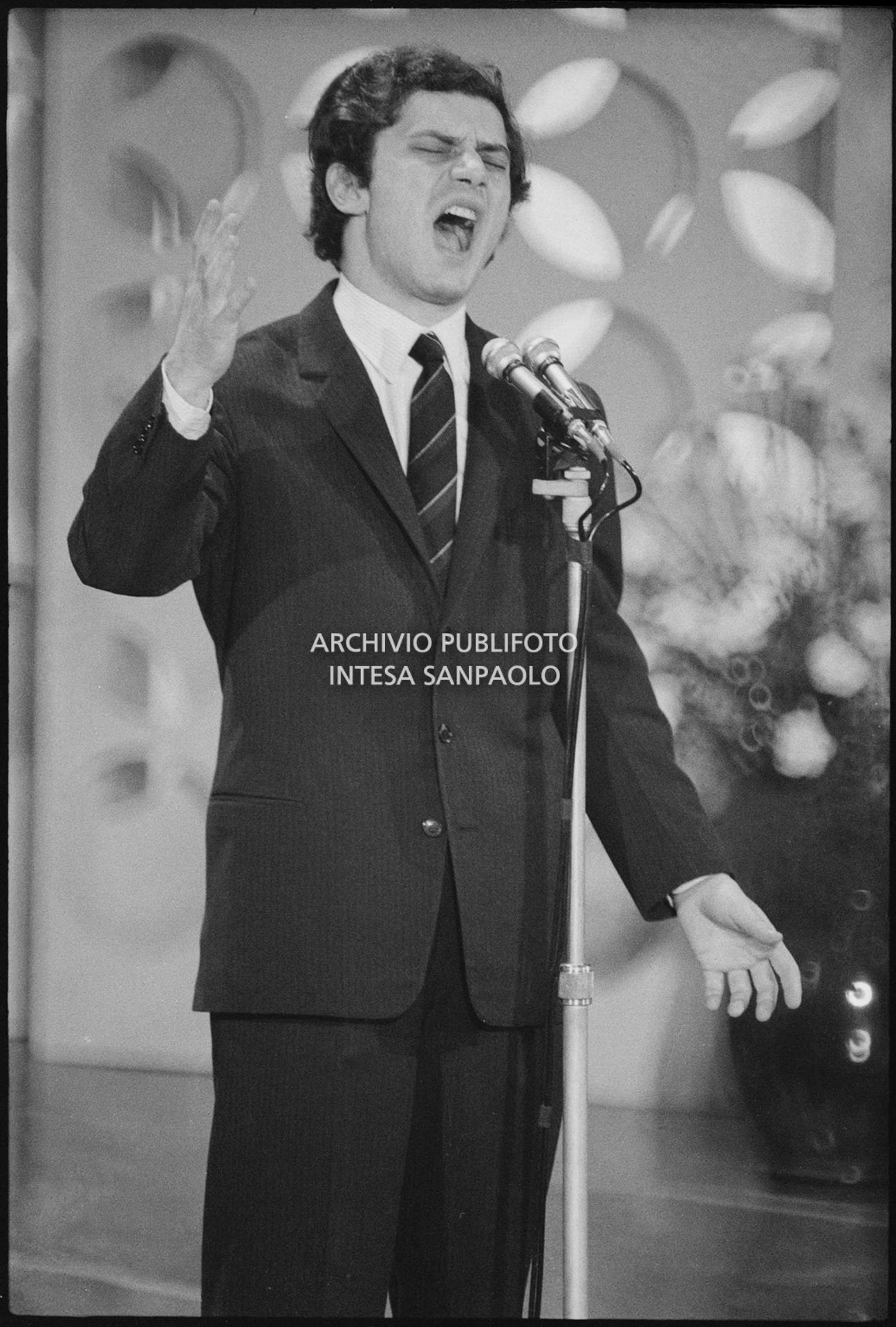 Luigi Tenco al XVII Festival della canzone italiana di Sanremo