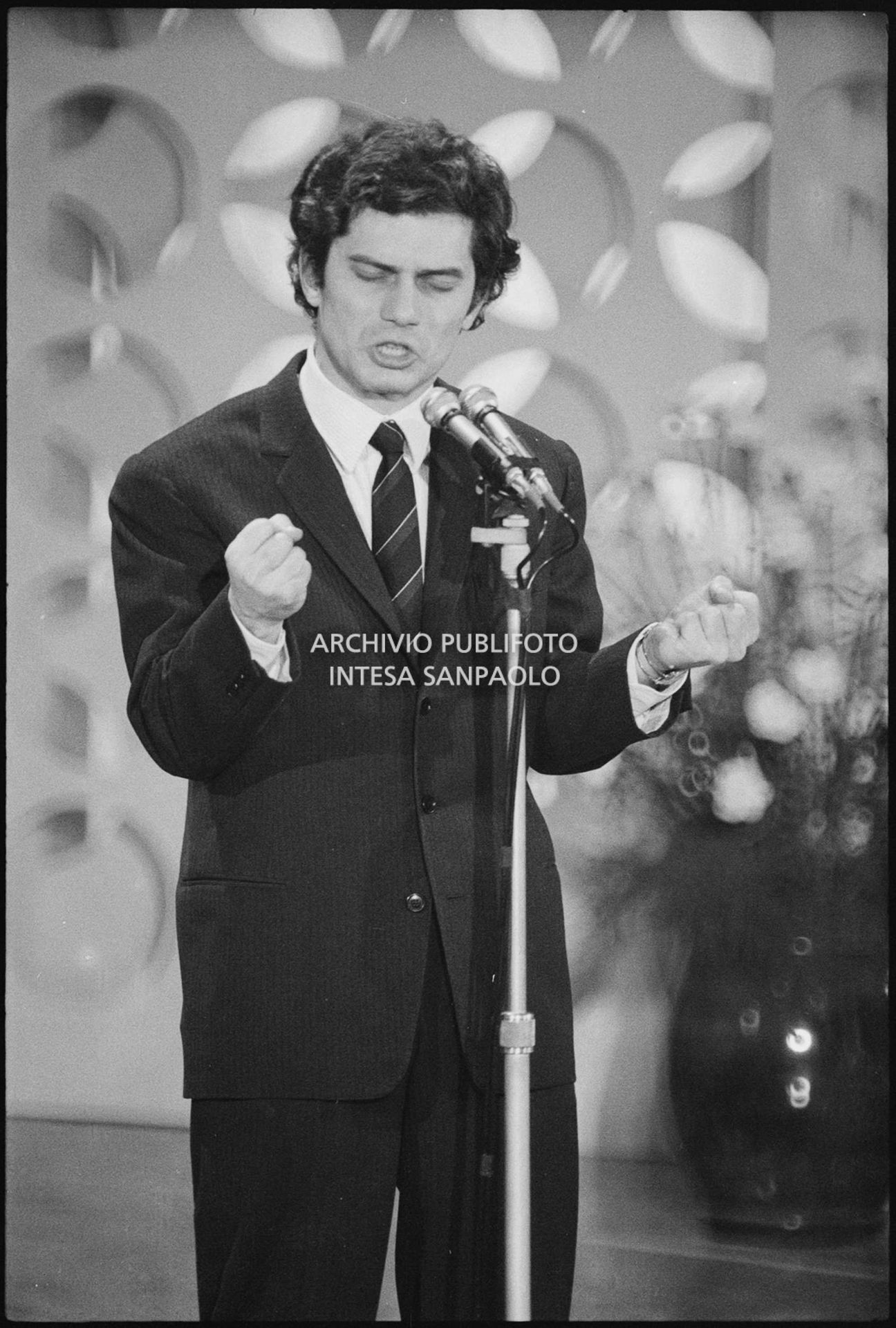 Luigi Tenco al XVII Festival della canzone italiana di Sanremo