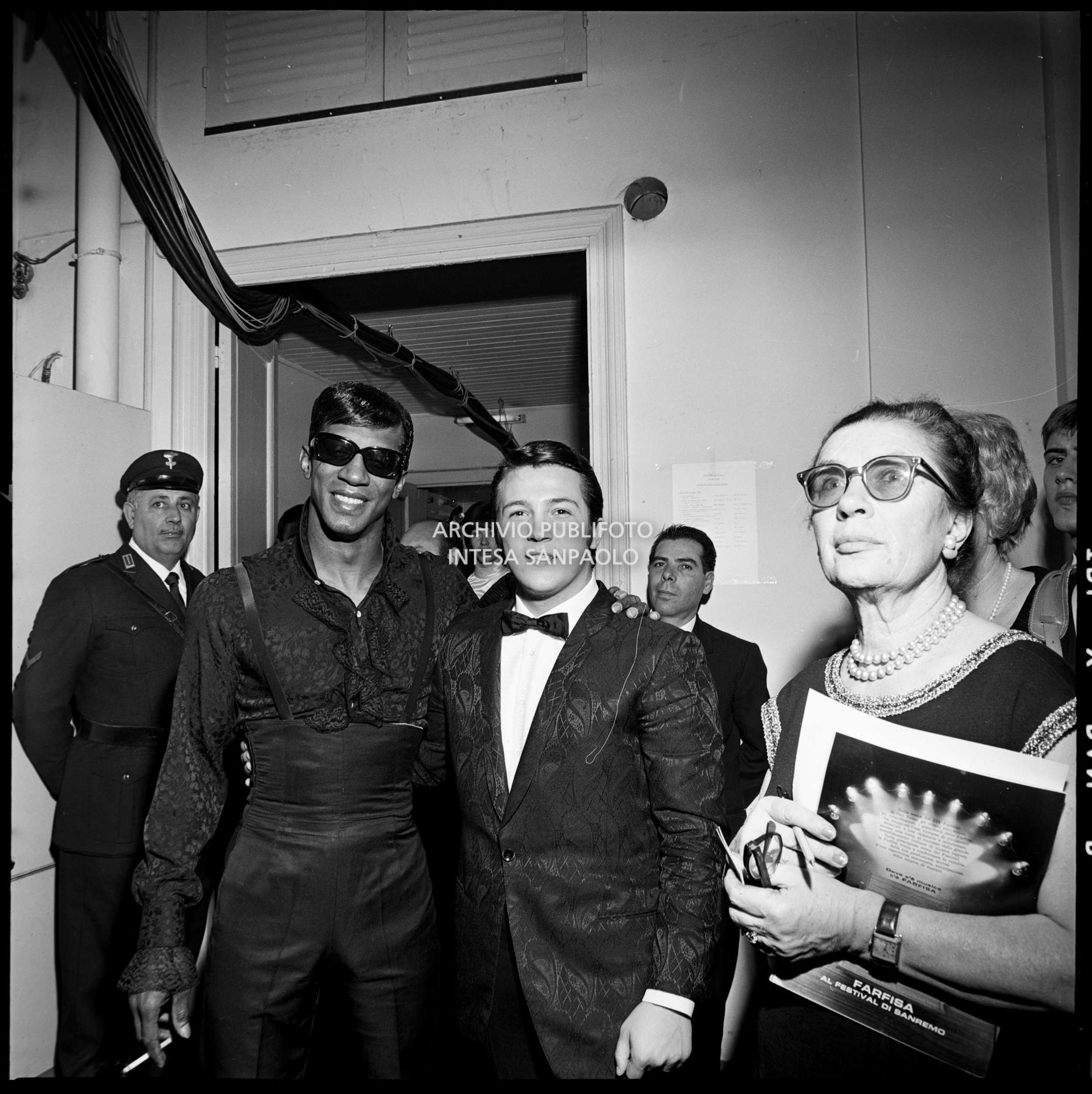 Rocky Roberts e Robertino dietro le quinte al XIX Festival di Sanremo