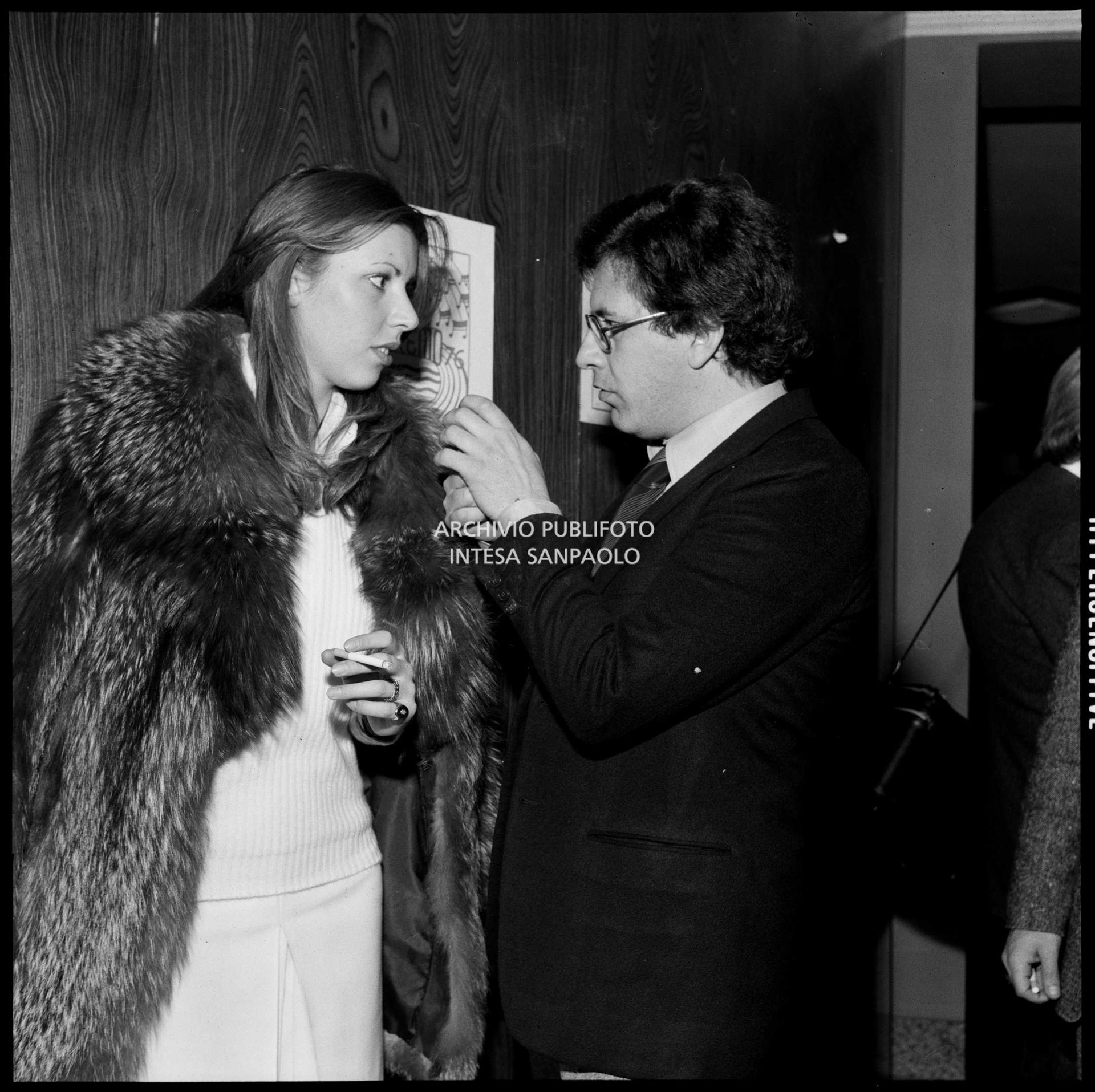 Peppino di Capri, vincitore del XXVI Festival della canzone italiana di Sanremo, con la fidanzata Giuliana Gagliardi