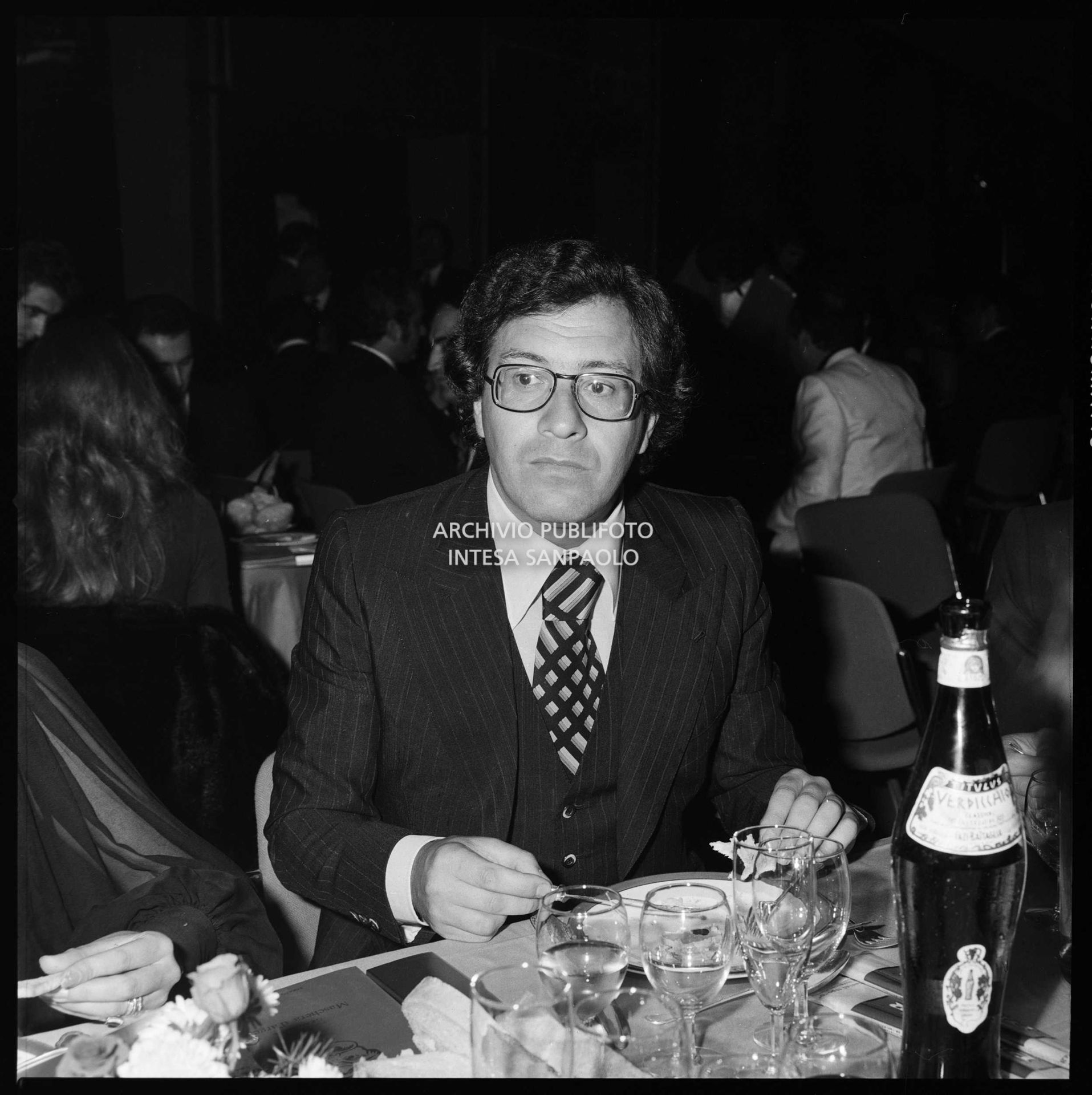 Peppino di Capri al ristorante in occasione del XXVI Festival della canzone italiana di Sanremo