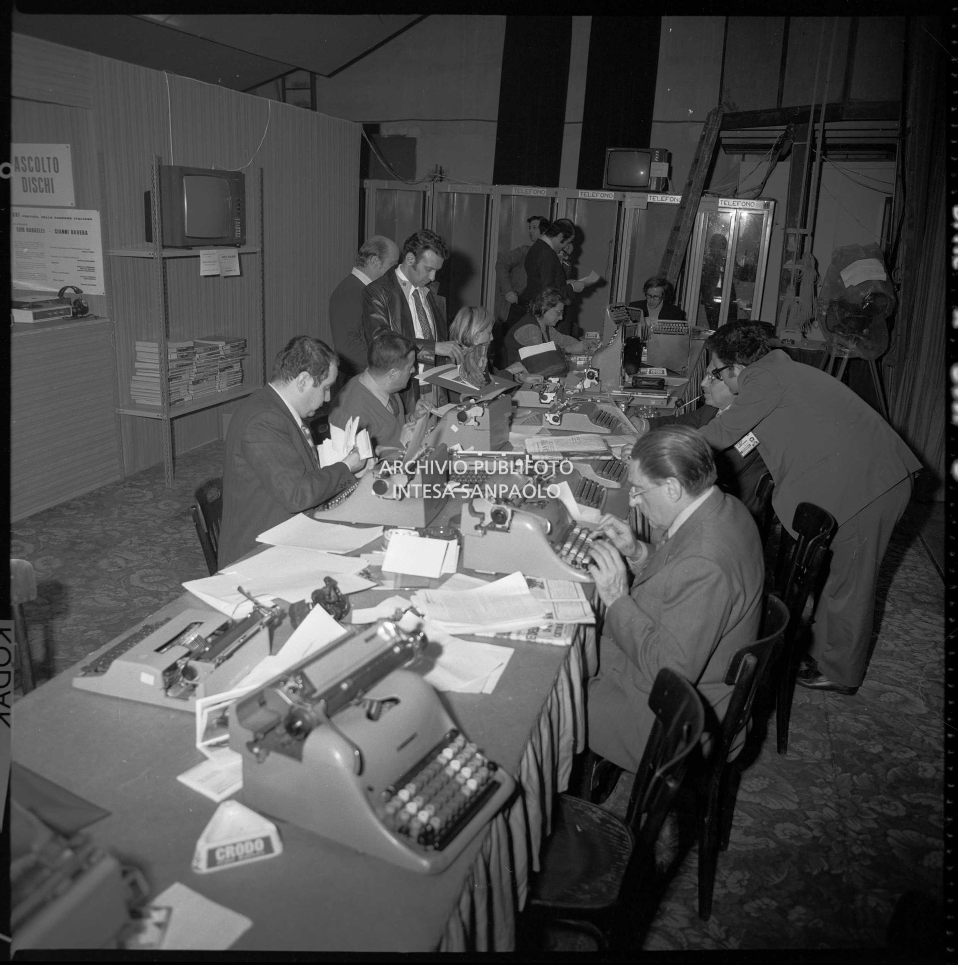 Giornalisti in sala stampa al XXI Festival di Sanremo