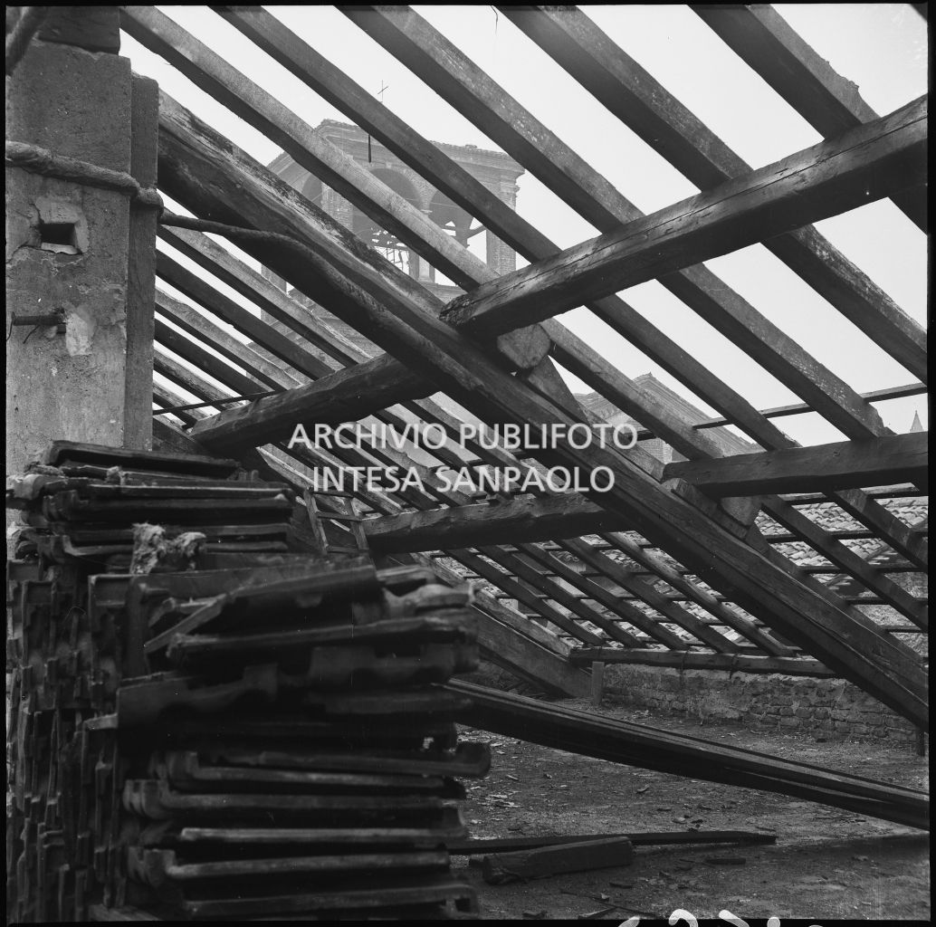 Bombardamenti. Adriatica, Piazza del Carmine