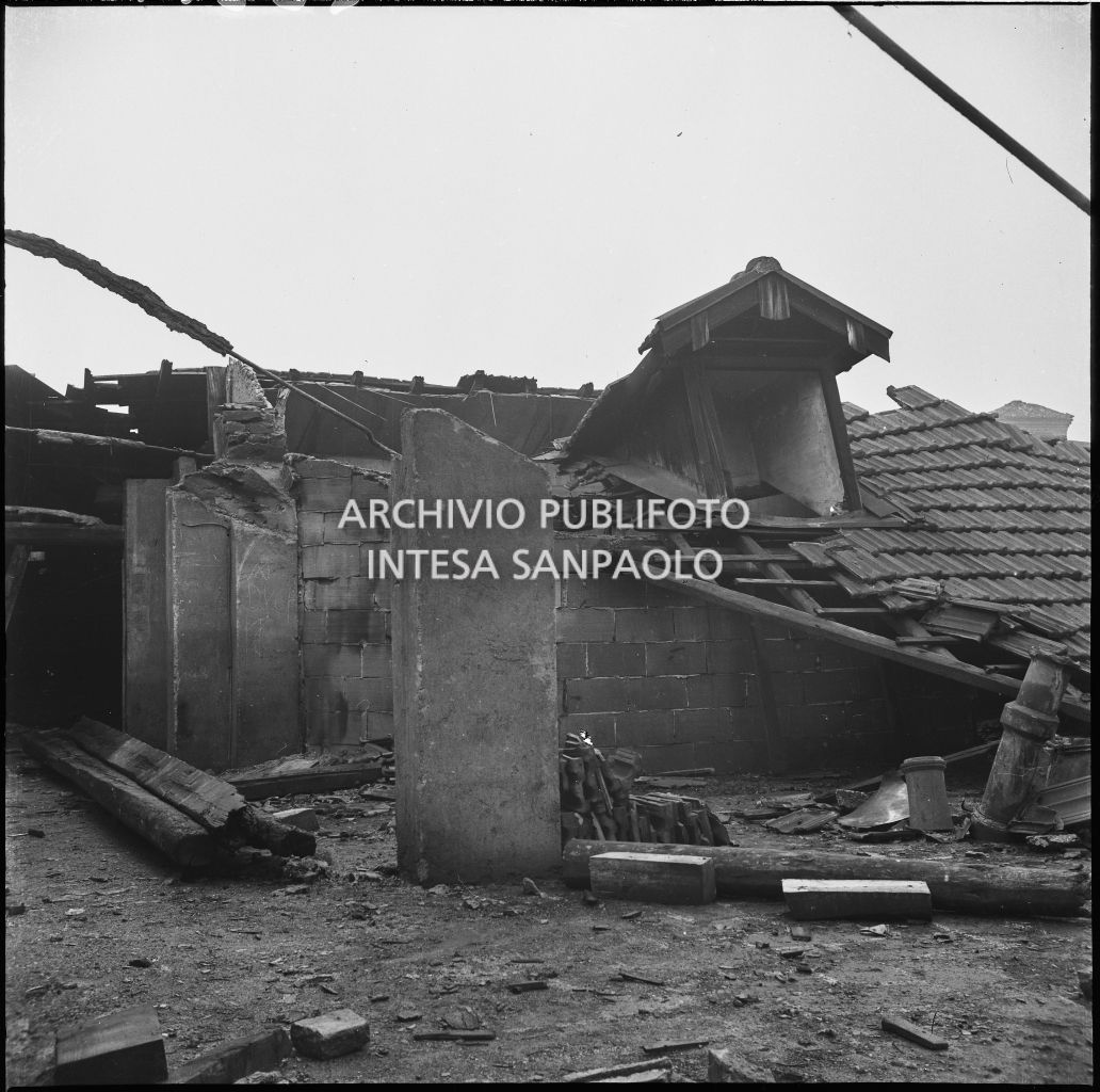 Bombardamenti. Adriatica, Piazza del Carmine