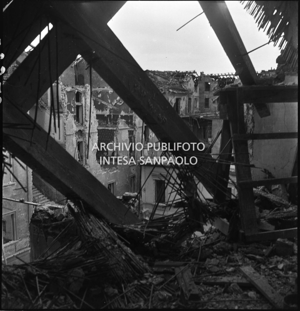 Bombardamenti. Adriatica, Corso Indipendenza