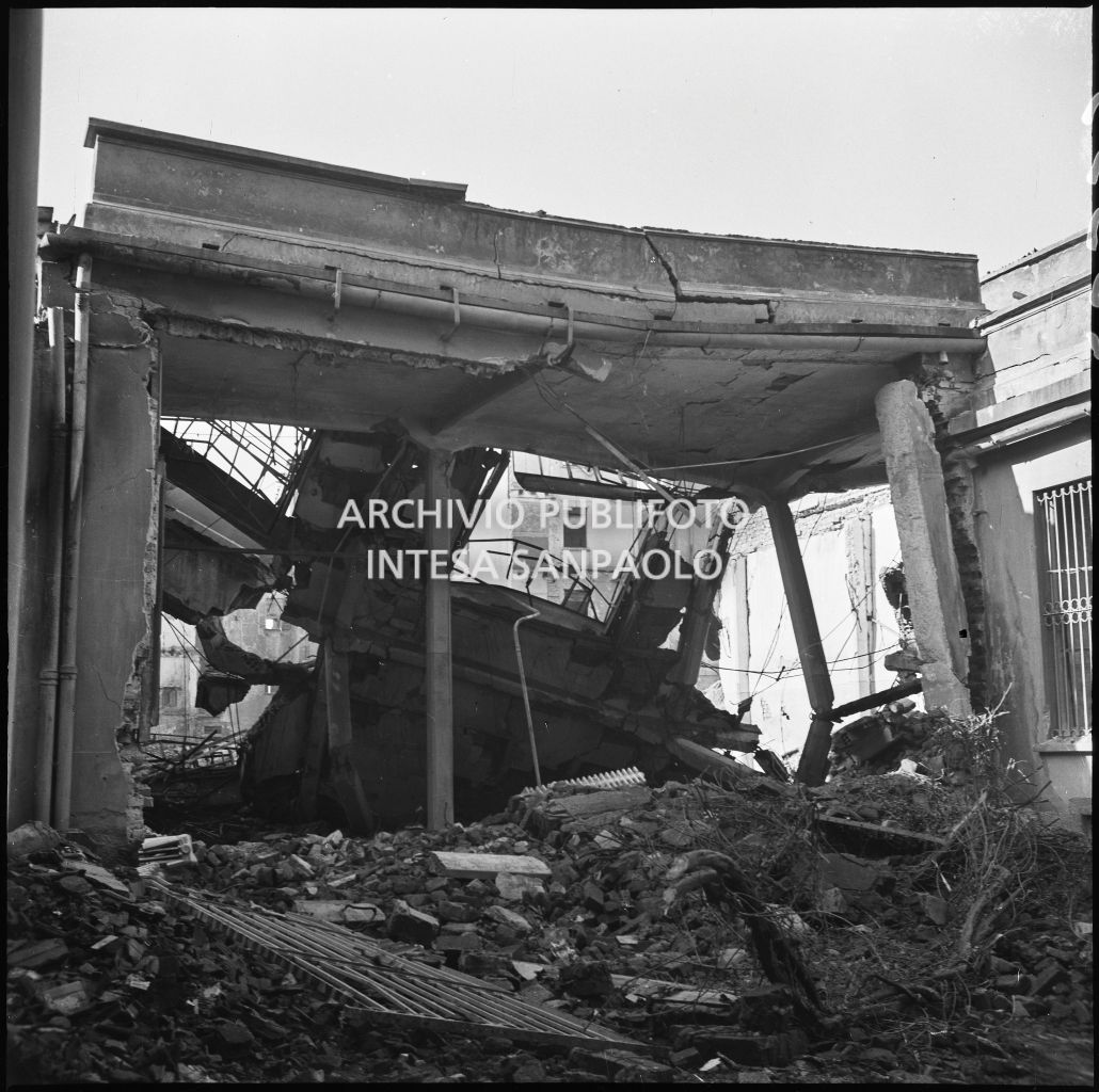 Bombardamenti. [Amministrazione], corso Garibaldi