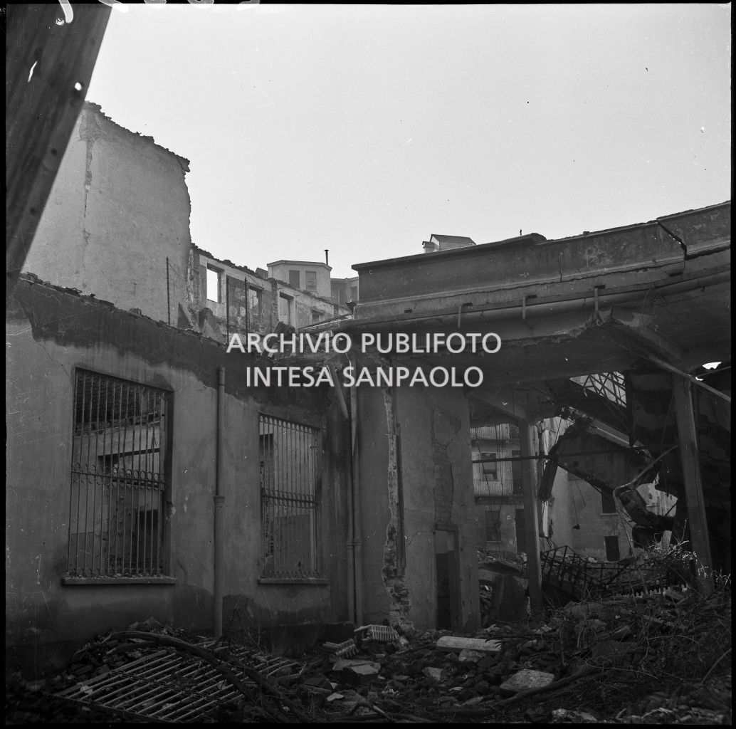 Bombardamenti. [Amministrazione], corso Garibaldi