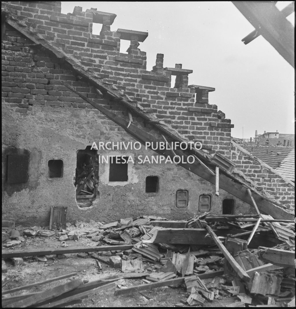 Bombardamenti. Bianchi