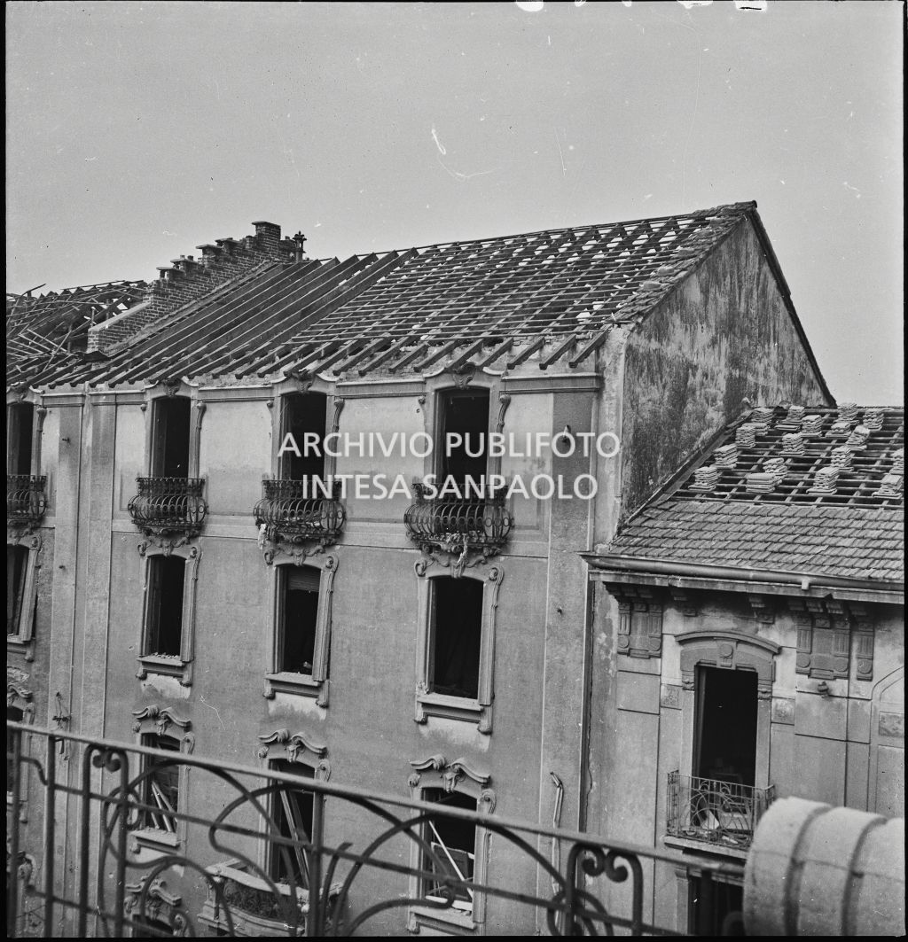 Bombardamenti. Bianchi