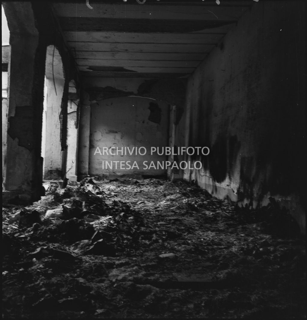 Danni all'interno del magazzino della ditta Otto Bühler provocati dai bombardamenti