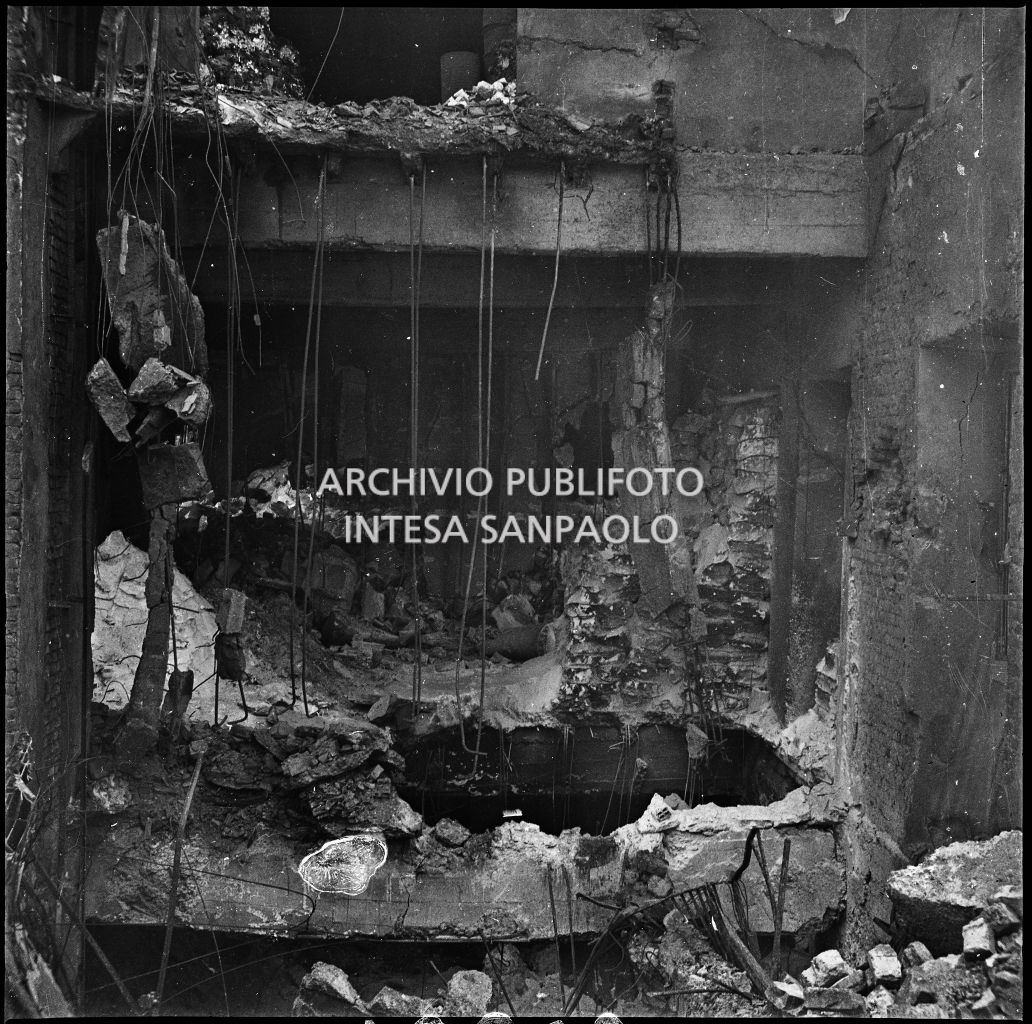 Particolare dei danni subiti dall'impresa Chiappetta a causa dei bombardamenti
