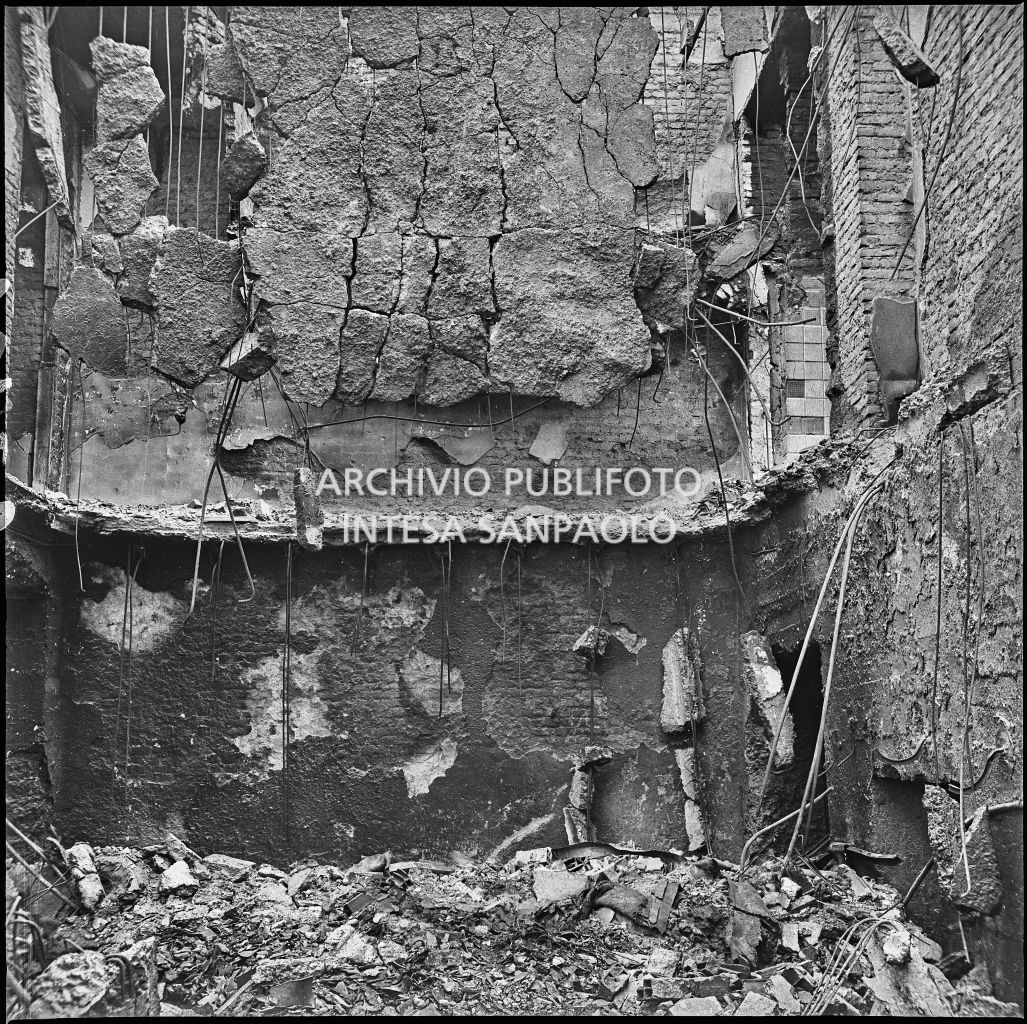Particolare dei danni subiti dall'impresa Chiappetta a causa dei bombardamenti
