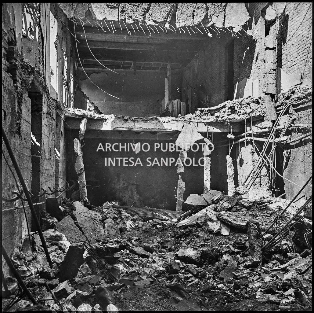 Particolare dei danni subiti dall'impresa Chiappetta a causa dei bombardamenti