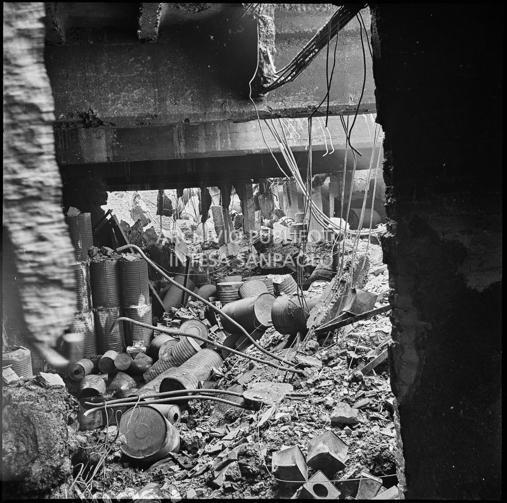 Particolare dei danni subiti dall'impresa Chiappetta a causa dei bombardamenti