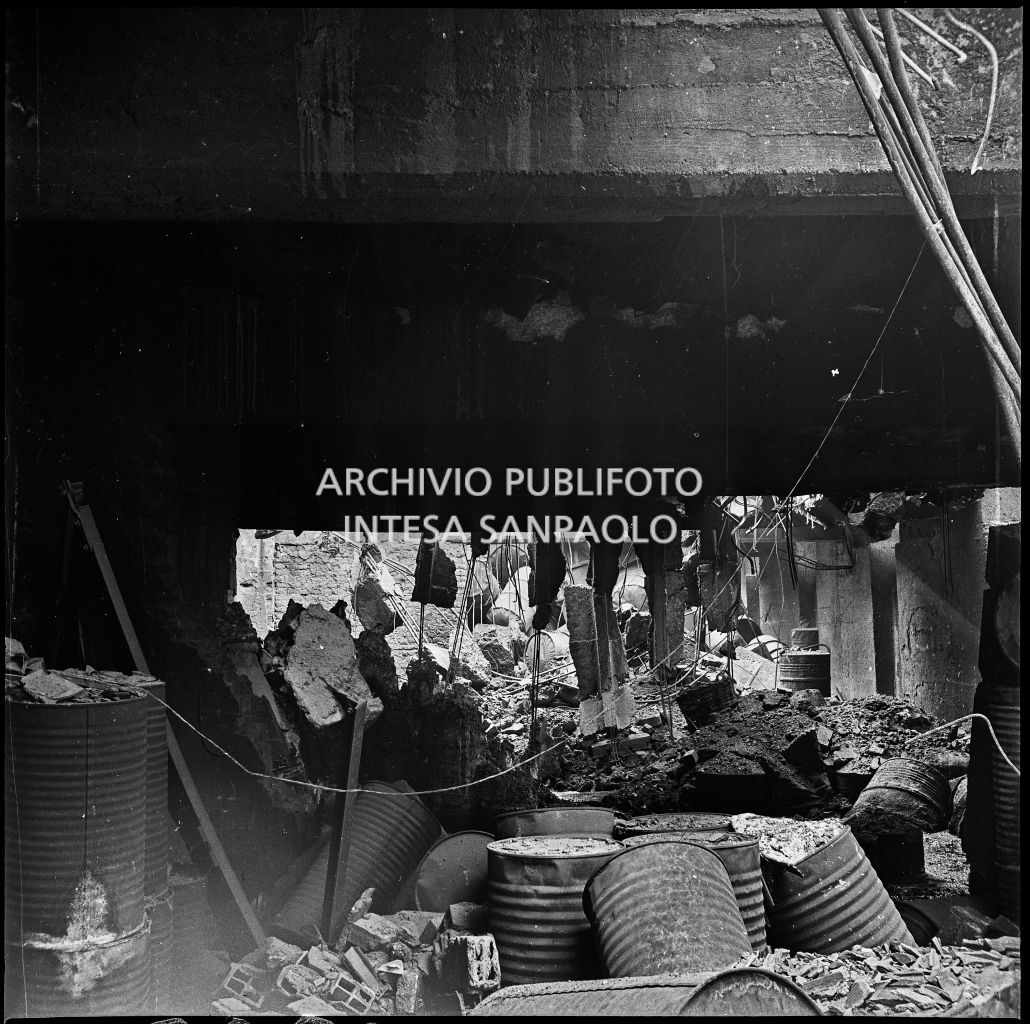 Particolare dei danni subiti dall'impresa Chiappetta a causa dei bombardamenti
