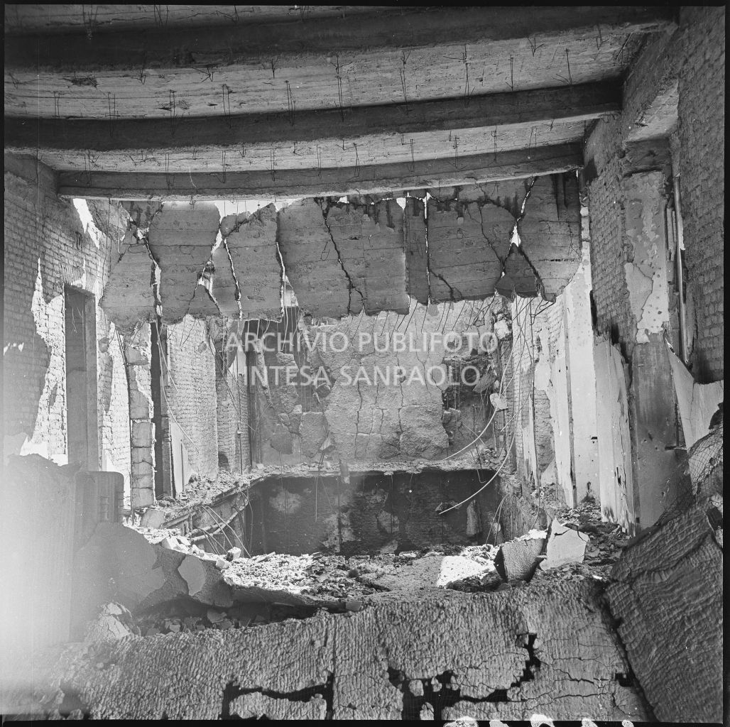 Particolare dei danni subiti dall'impresa Chiappetta a causa dei bombardamenti