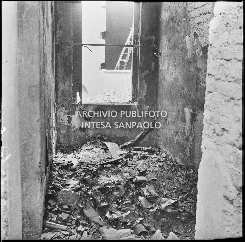 Bombardamenti. Cassa di Risparmio