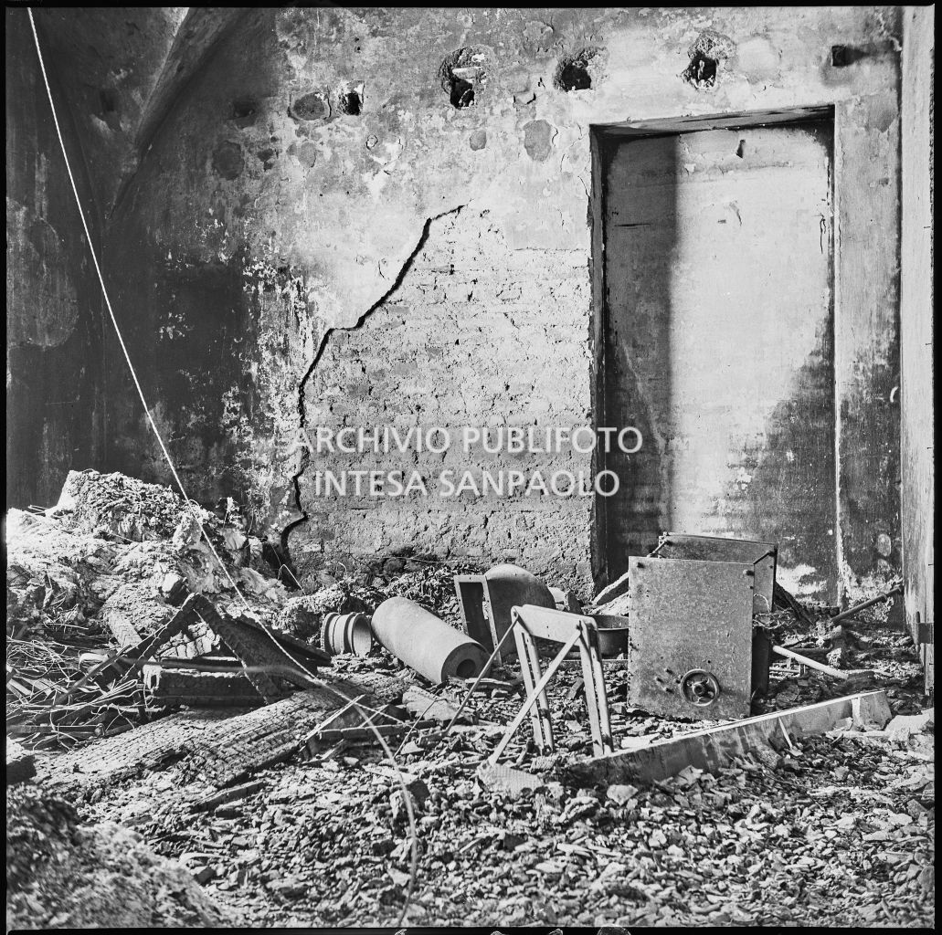 Bombardamenti. Cassa di Risparmio