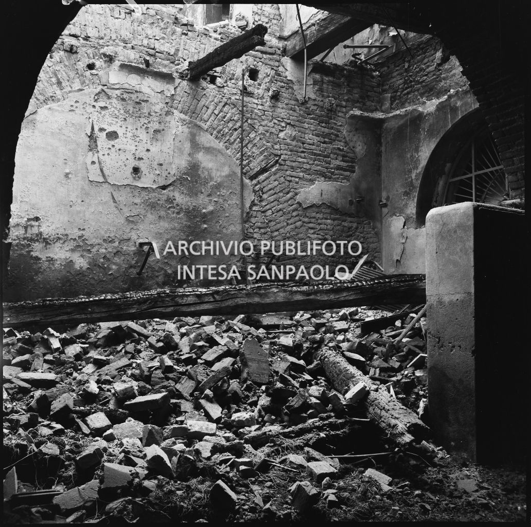 Bombardamenti. Cassa di Risparmio