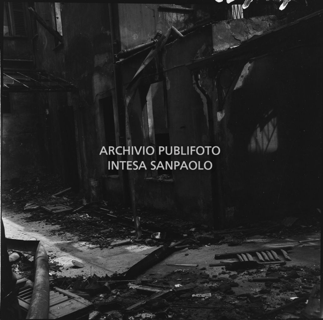 Bombardamenti. Cassa di Risparmio
