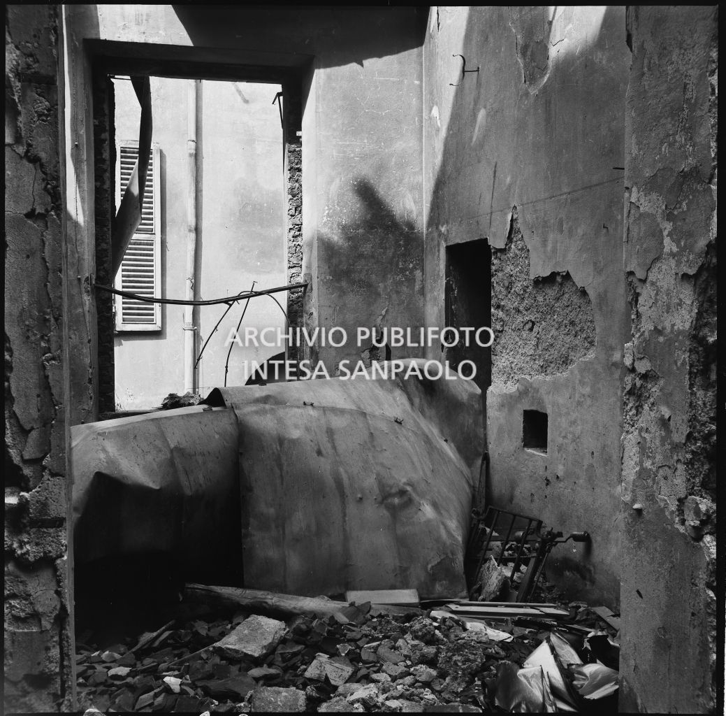 Bombardamenti. Cassa di Risparmio