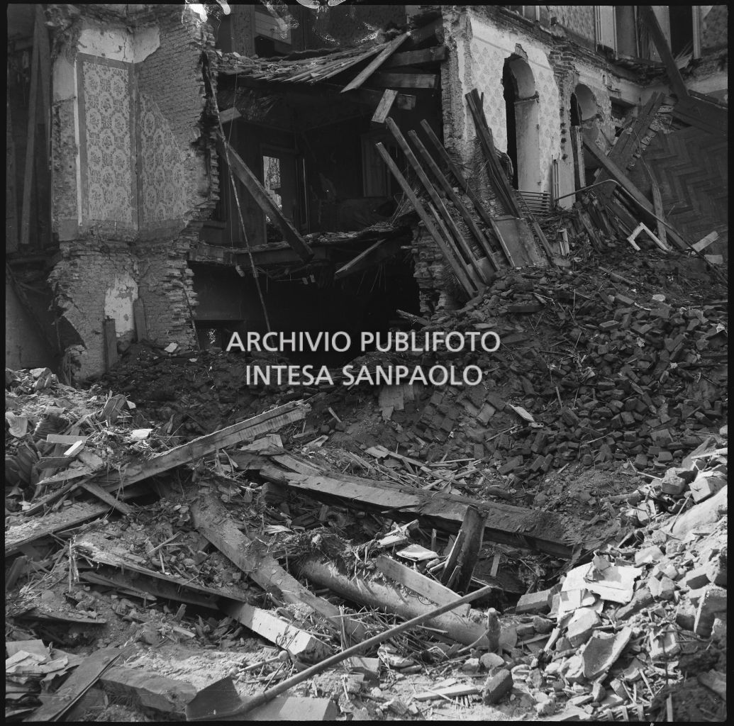 Bombardamenti. Castoldi