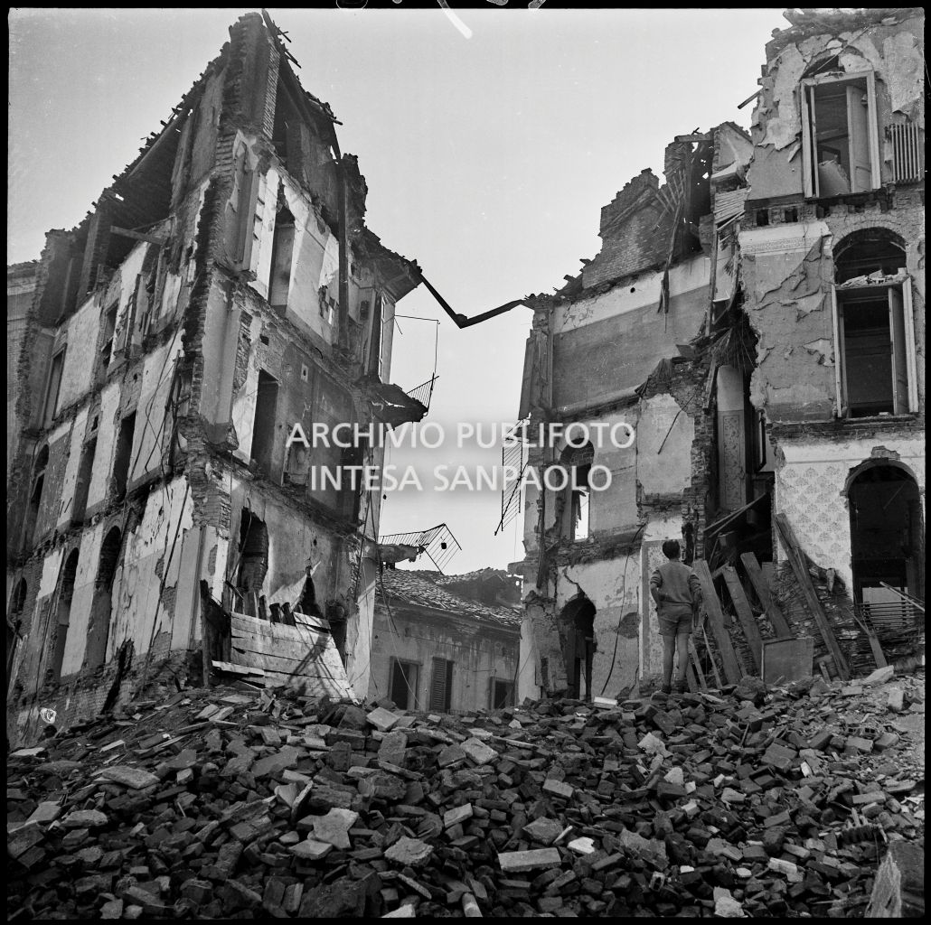 Bombardamenti. Castoldi