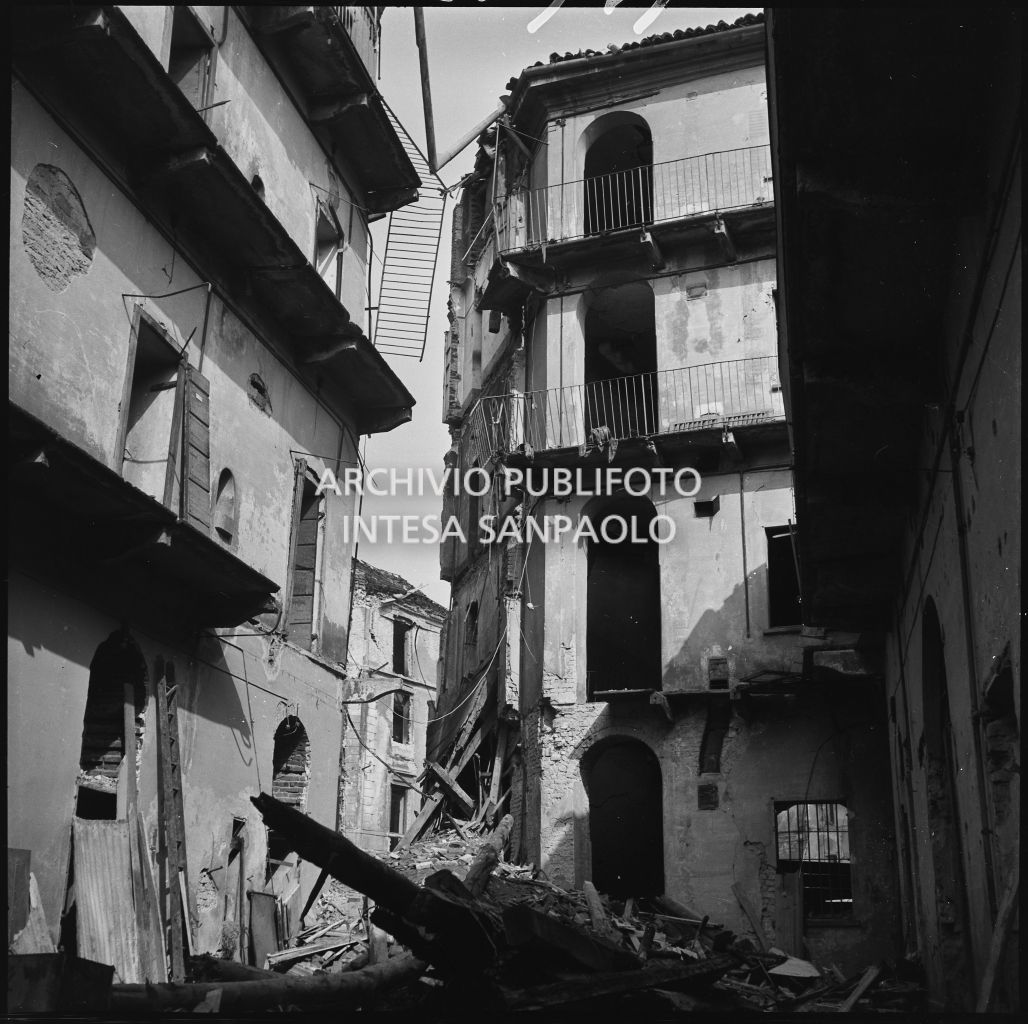 Bombardamenti. Castoldi