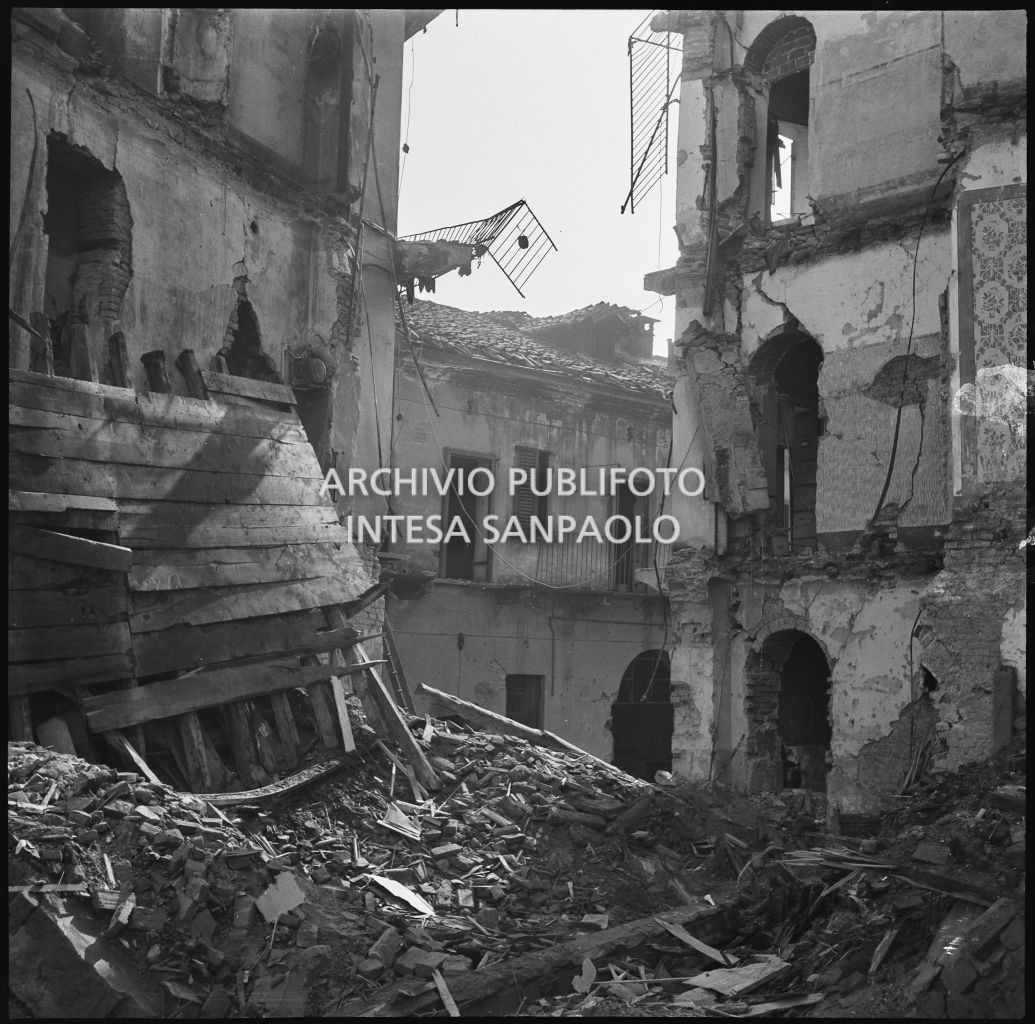 Bombardamenti. Castoldi