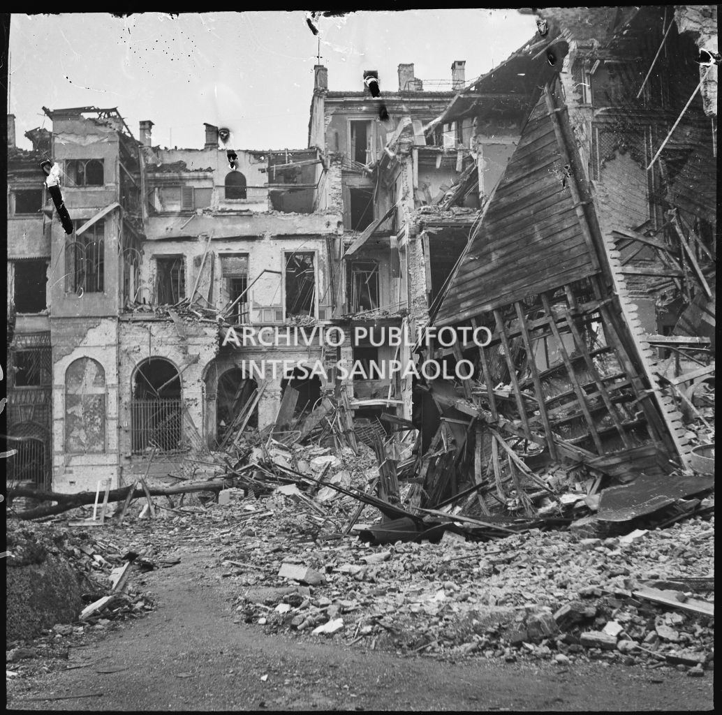 Bombardamenti. Castelbarco