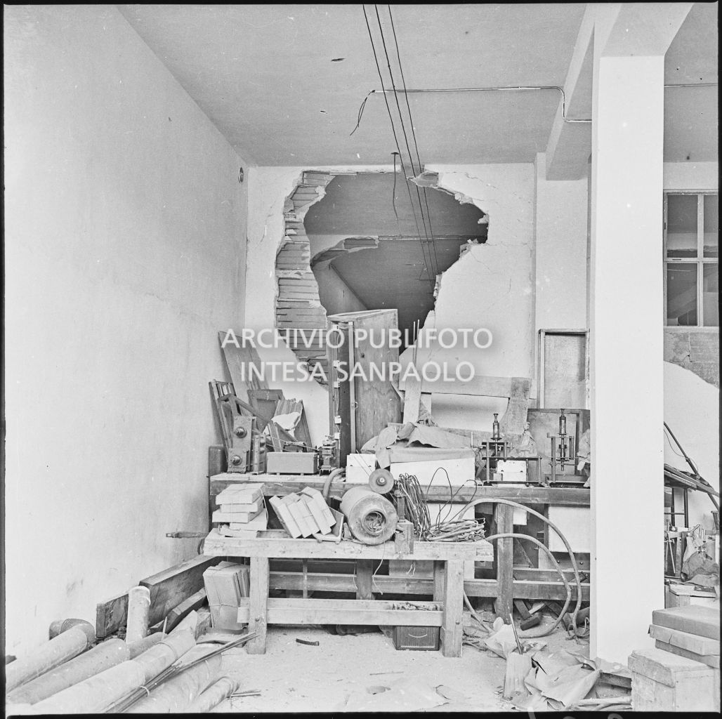 Bombardamenti. Carbone Ing.