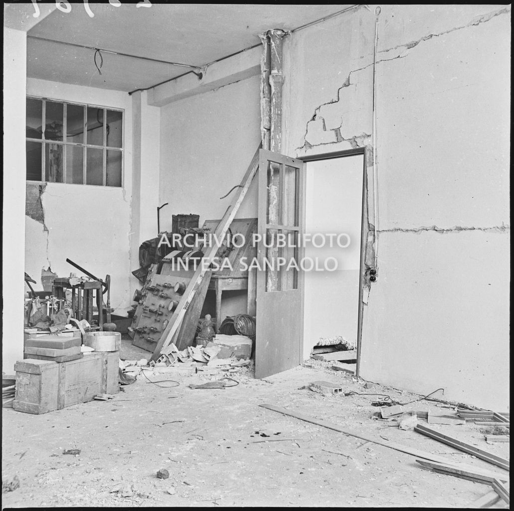 Bombardamenti. Carbone Ing.