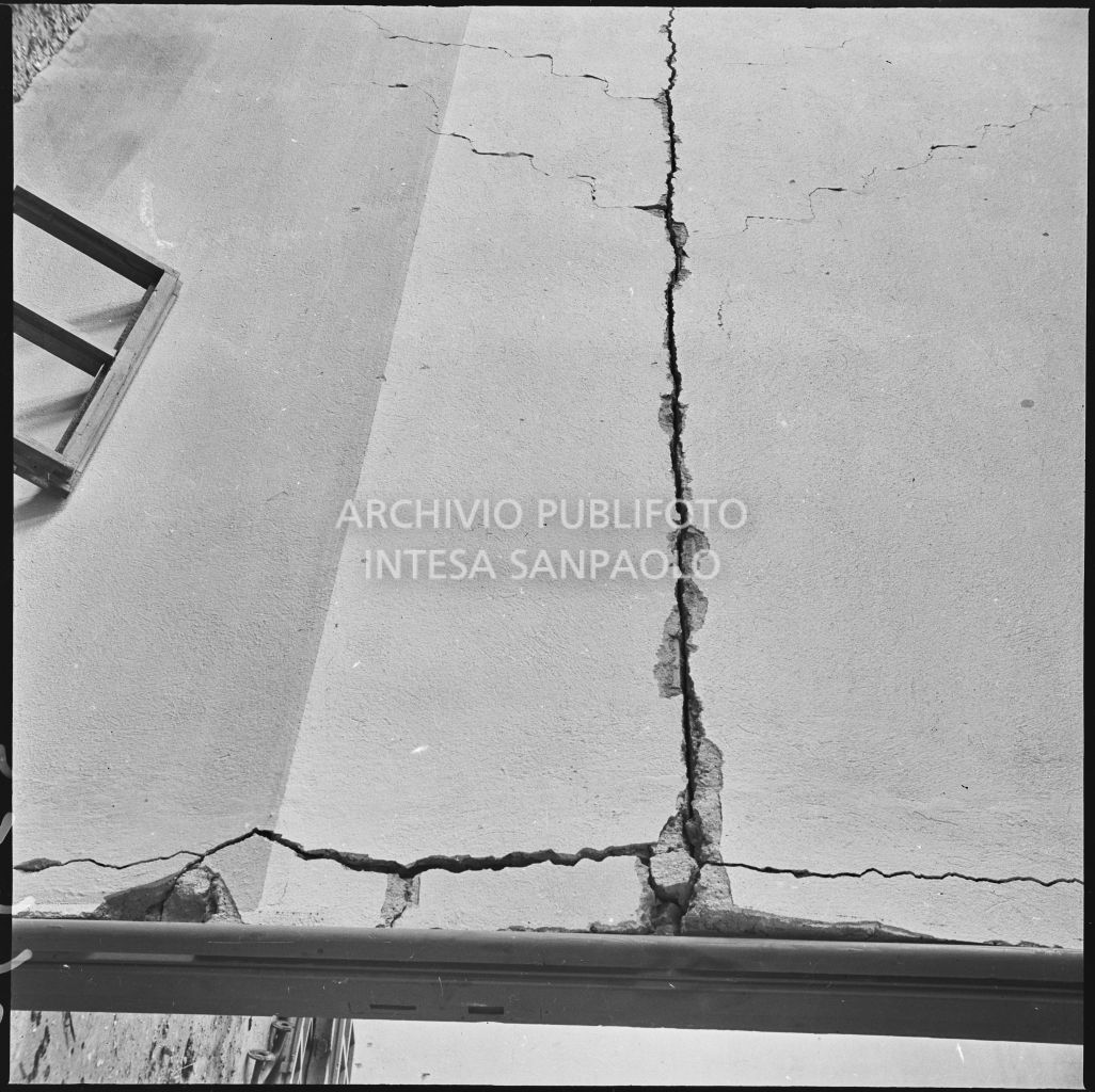 Bombardamenti. Carbone Ing.