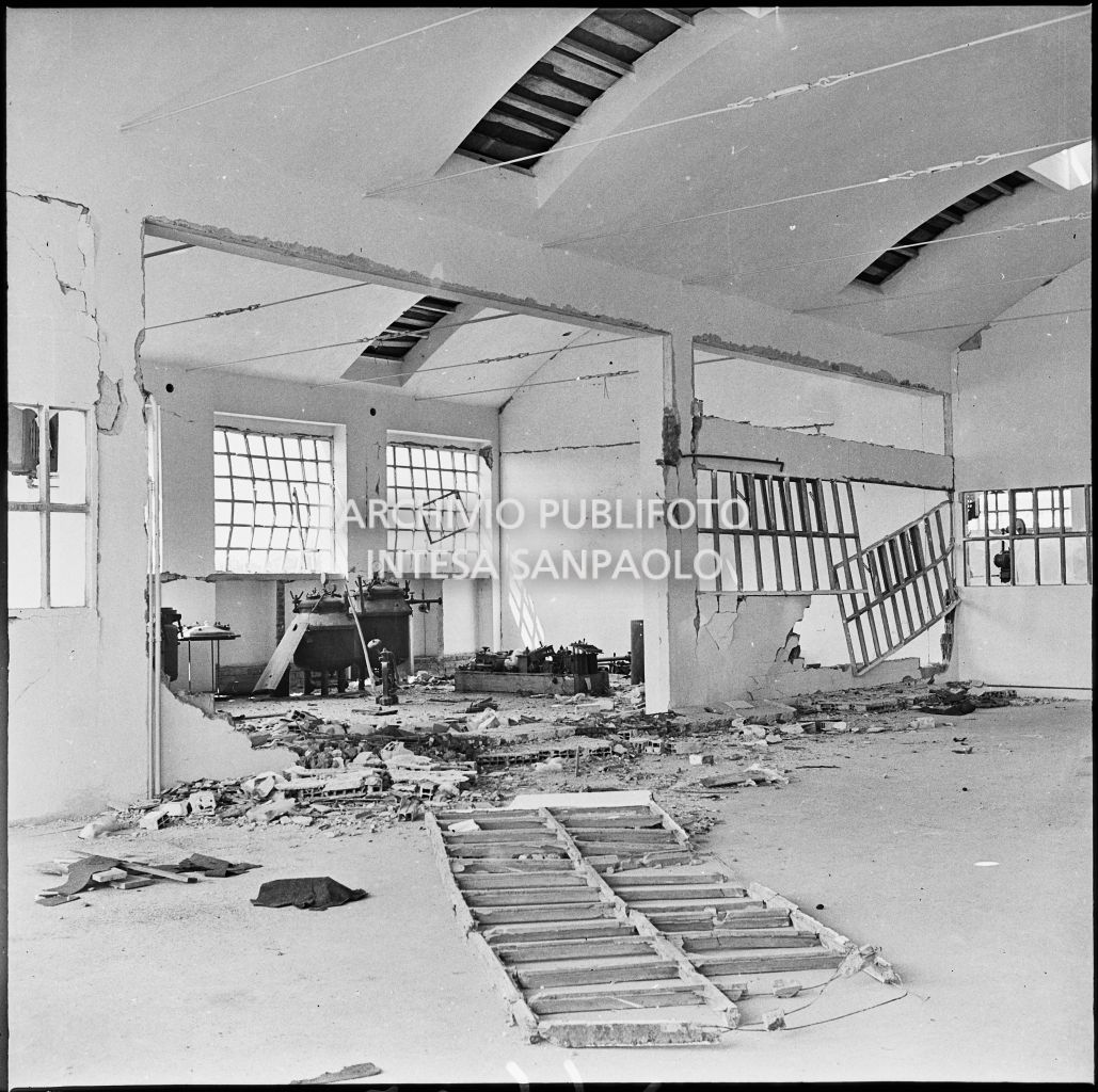 Bombardamenti. Carbone Ing.