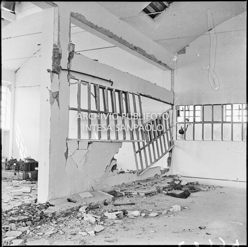 Bombardamenti. Carbone Ing.