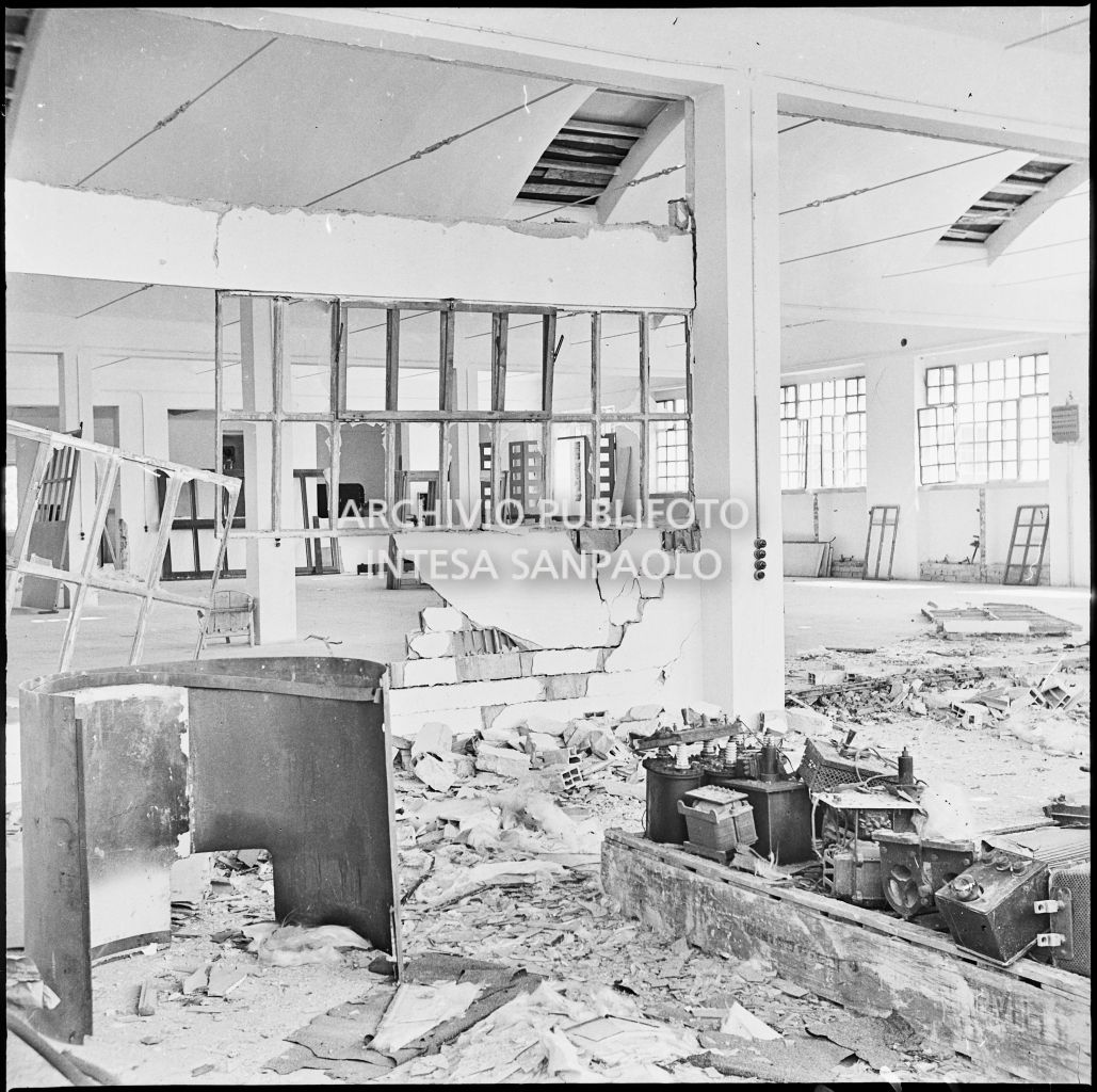 Bombardamenti. Carbone Ing.