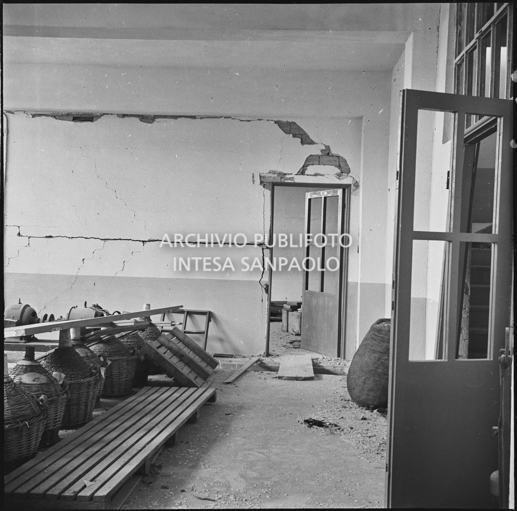 Bombardamenti. Carbone Ing.