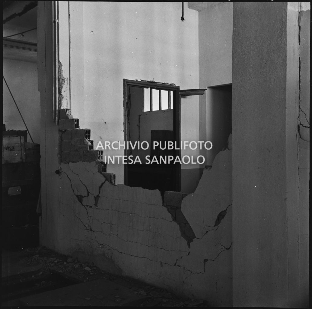 Bombardamenti. Carbone Ing.