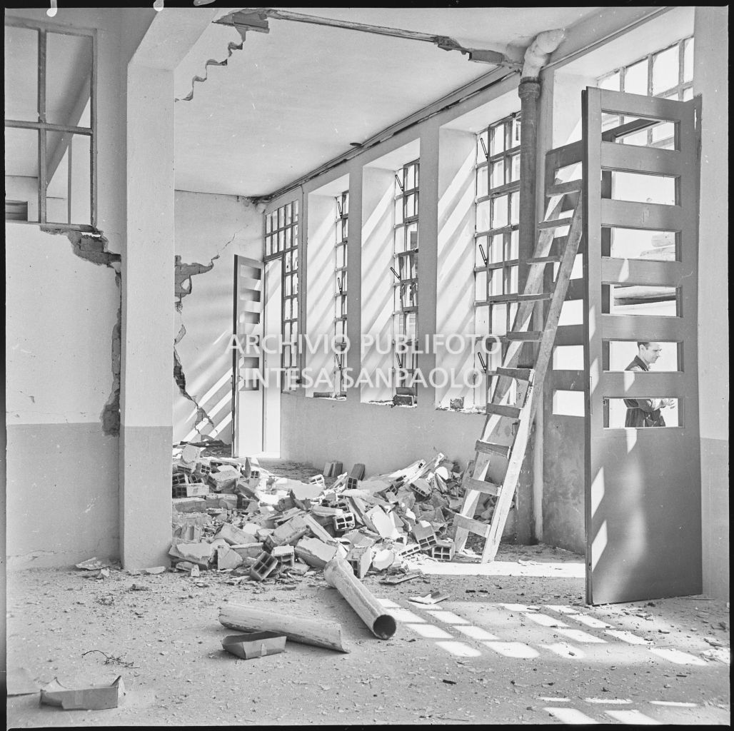 Bombardamenti. Carbone Ing.