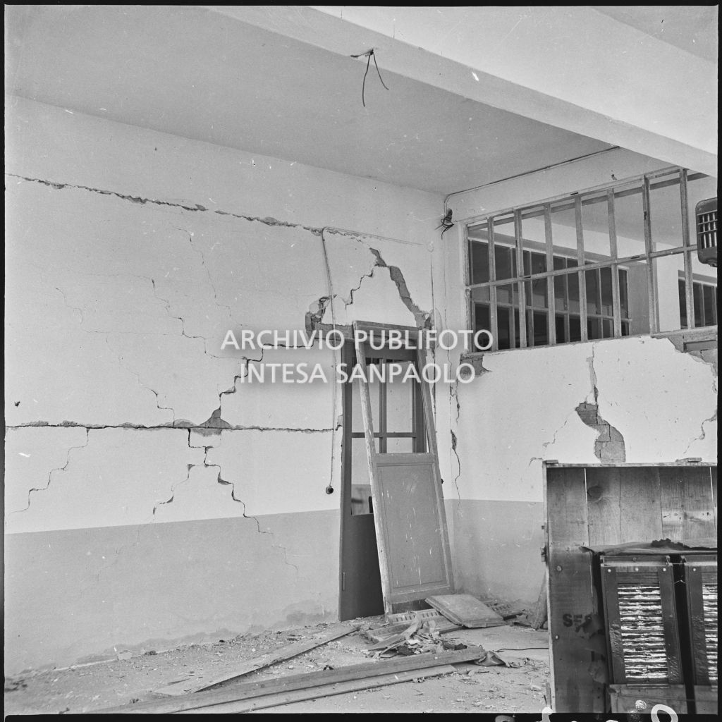 Bombardamenti. Carbone Ing.