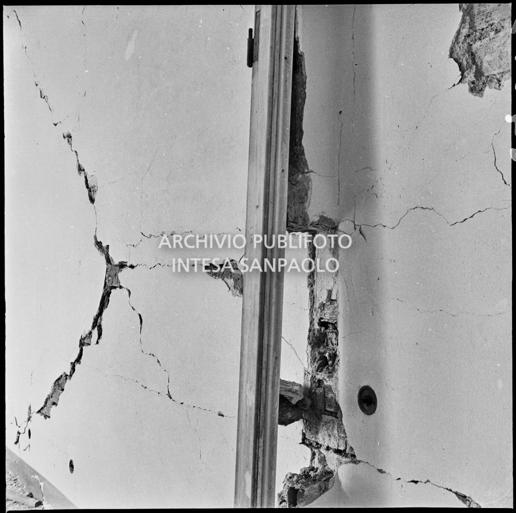 Bombardamenti. Carbone Ing.