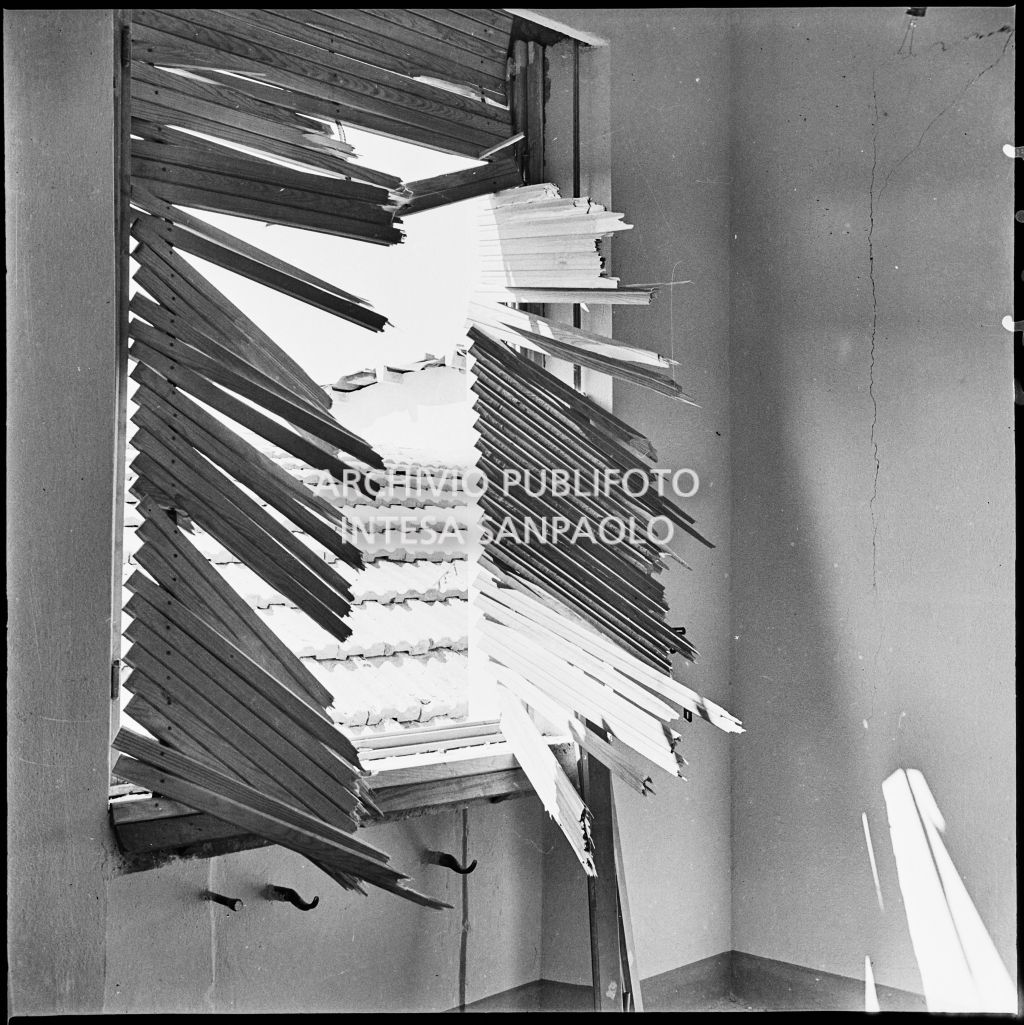 Bombardamenti. Carbone Ing.