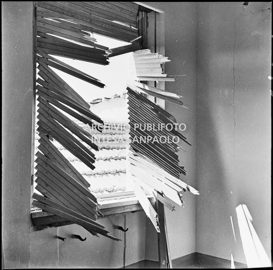 Bombardamenti. Carbone Ing.