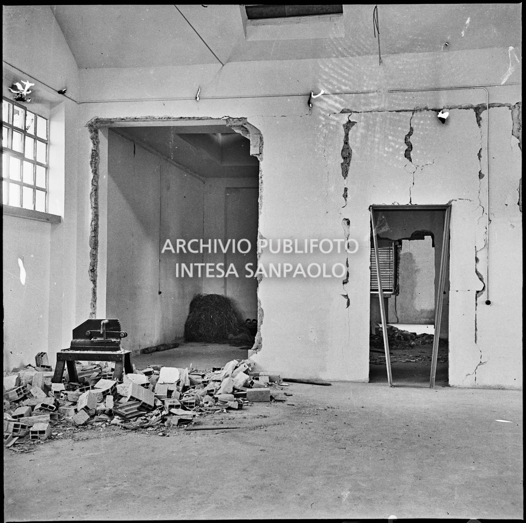 Bombardamenti. Carbone Ing.