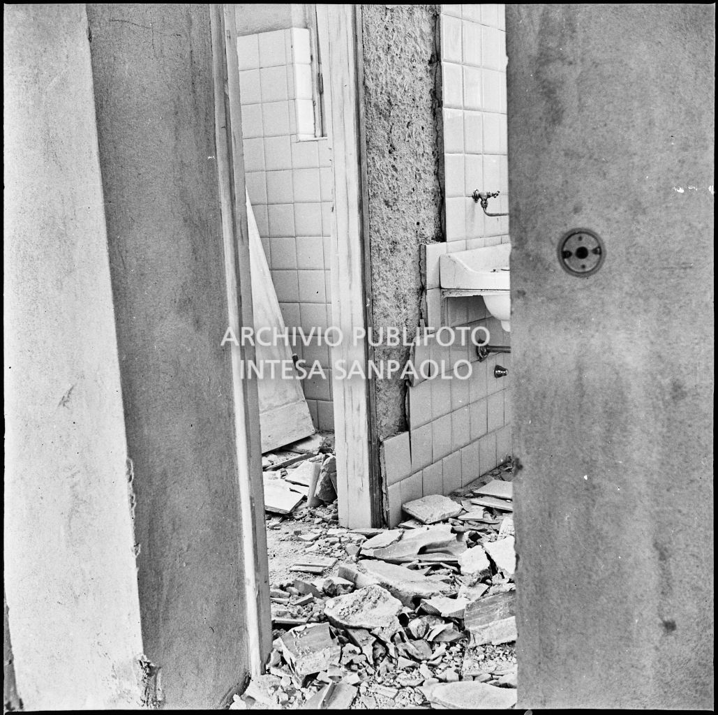 Bombardamenti. Carbone Ing.