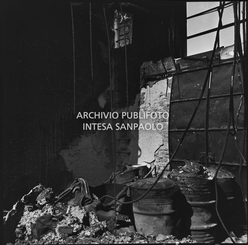 Bombardamenti. Casolo Arch.