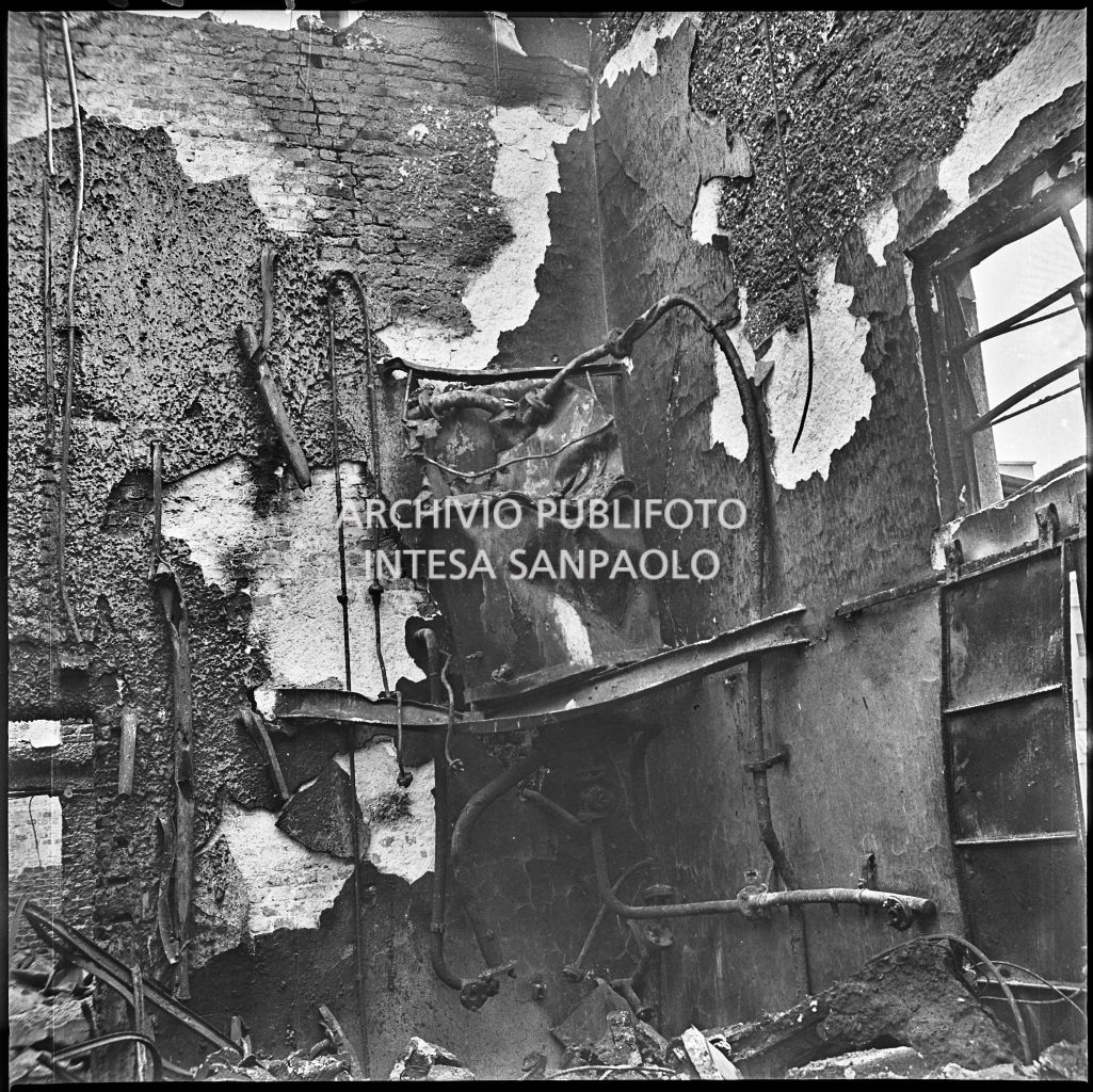 Bombardamenti. Casolo Arch.