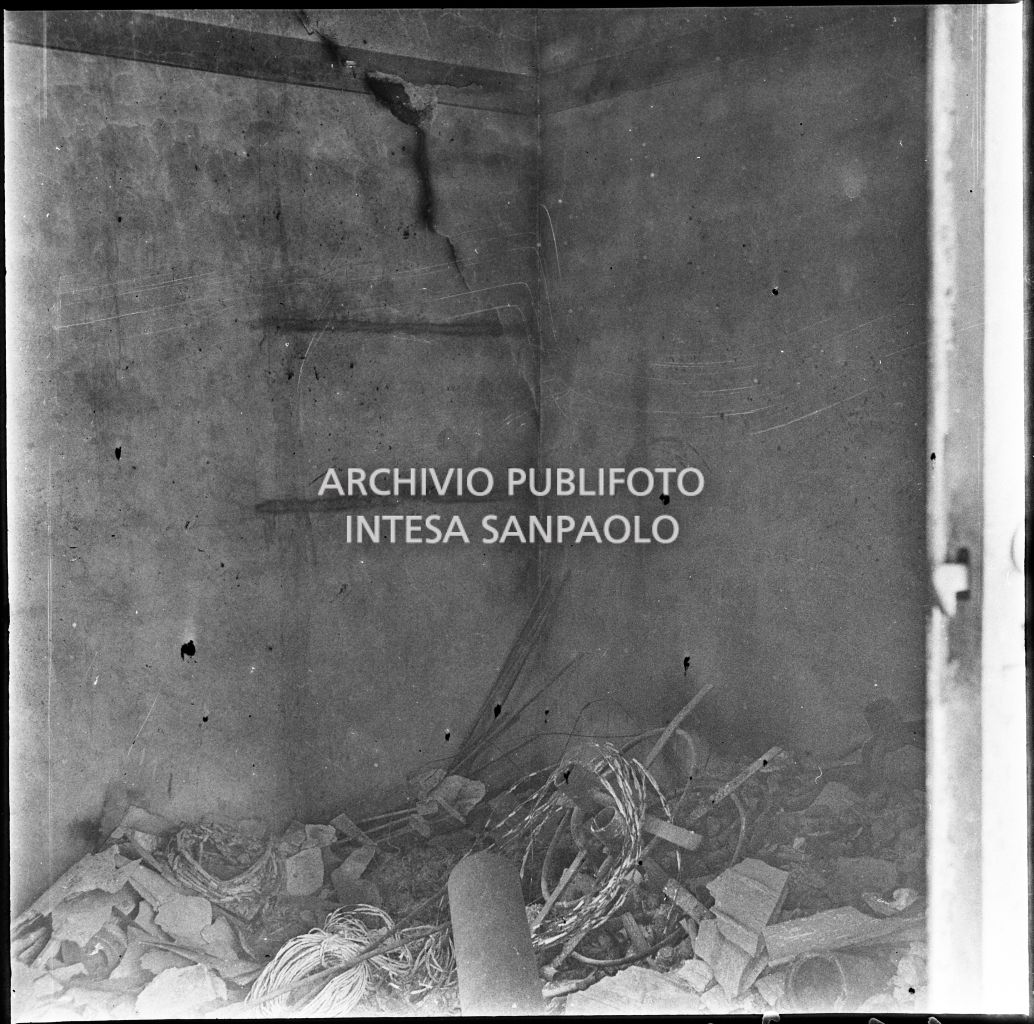 Bombardamenti. Casolo Arch.